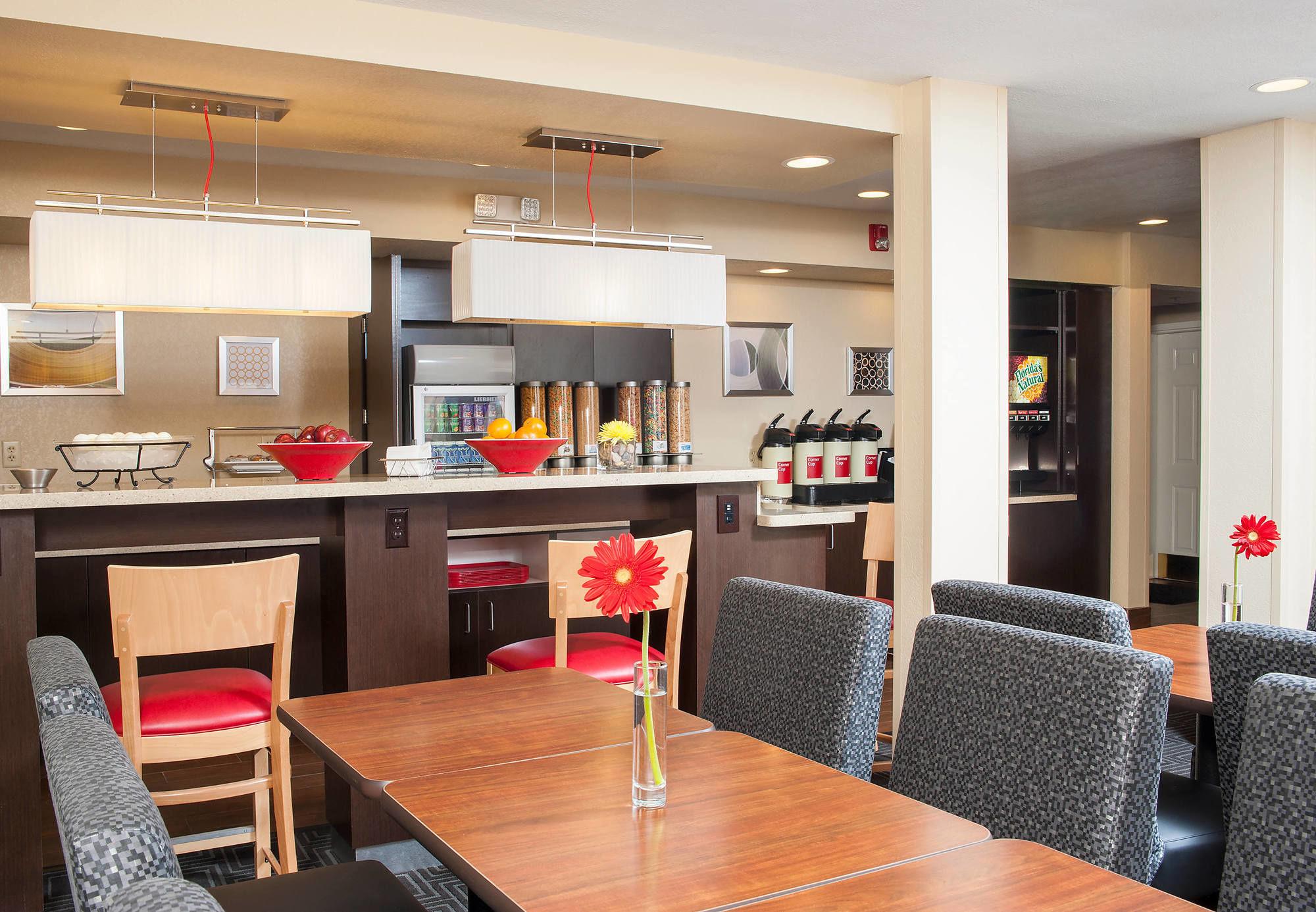 Towneplace Suites Indianapolis Park 100 Экстерьер фото
