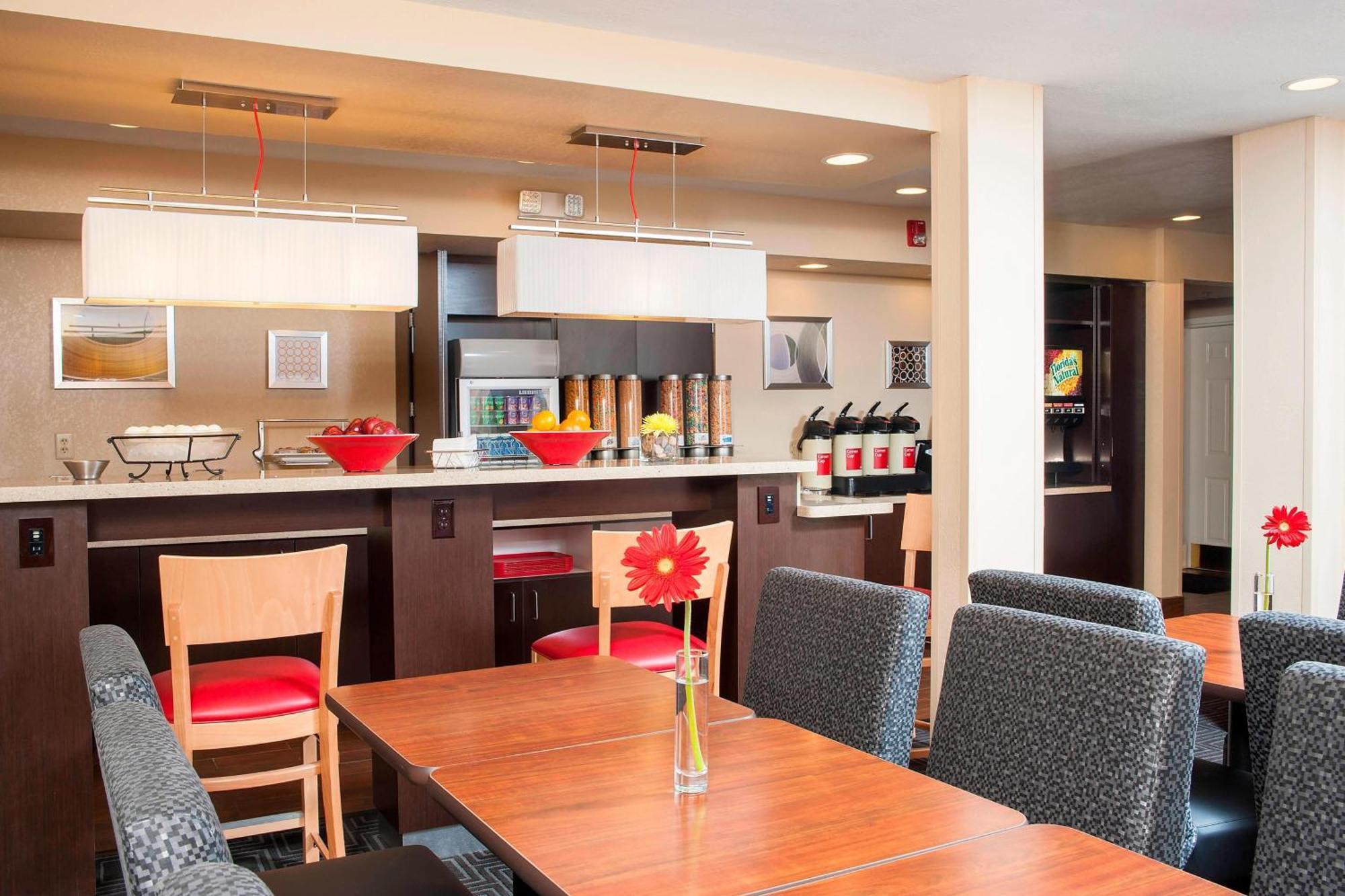 Towneplace Suites Indianapolis Park 100 Экстерьер фото